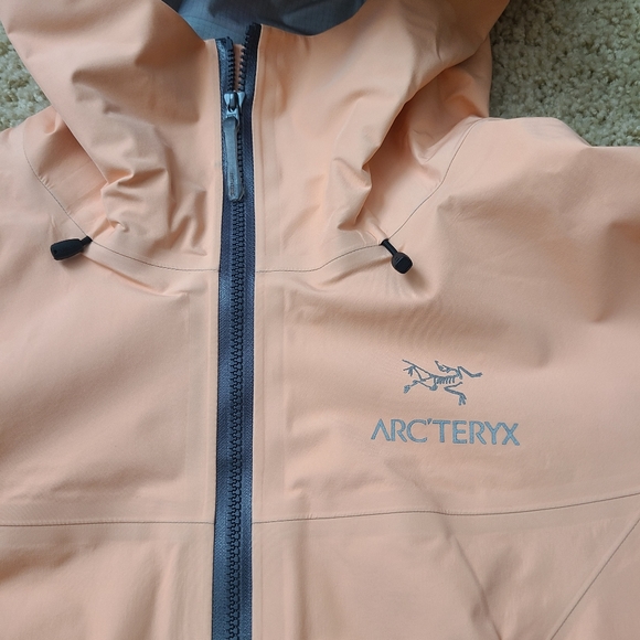 NWT Arc’teryx Beta LT Gore-Tex Jacket Women’s Sz Small - Picture 4 of 6